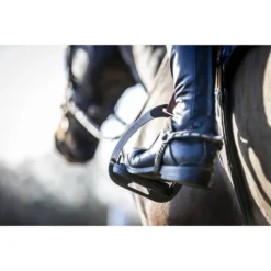 LeMieux Vector Balance Stirrup Black/Aluminium 7 LeMieux Vector Balance Stirrup Black/Aluminium -Equestrian Related LeMieux Vector Balance Stirrup Irons BlackAluminium 3