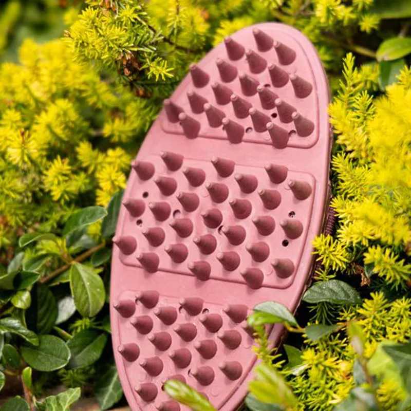 LeMieux Flexi Massage Brush Orchid 6 LeMieux Flexi Massage Brush Orchid - Image 4