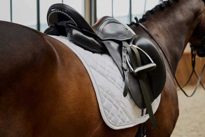 Eskadron Platinum Pure Glitter Mesh Saddle Cloth White 6 Eskadron Platinum Pure Glitter Mesh Saddle Cloth White - Image 4