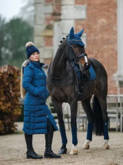 LeMieux Harper Longline Puffer Coat Atlantic 15 LeMieux Harper Longline Puffer Coat Atlantic -Equestrian Related it03566 lifestyle harperlonglinepuffercoat atlantic 8 copy