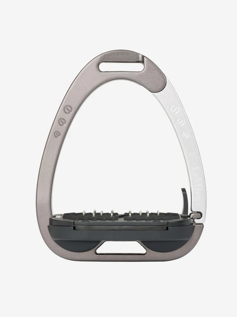 LeMieux Vector Balance Stirrups Carbon/Silver 5 LeMieux Vector Balance Stirrups Carbon/Silver - Image 3