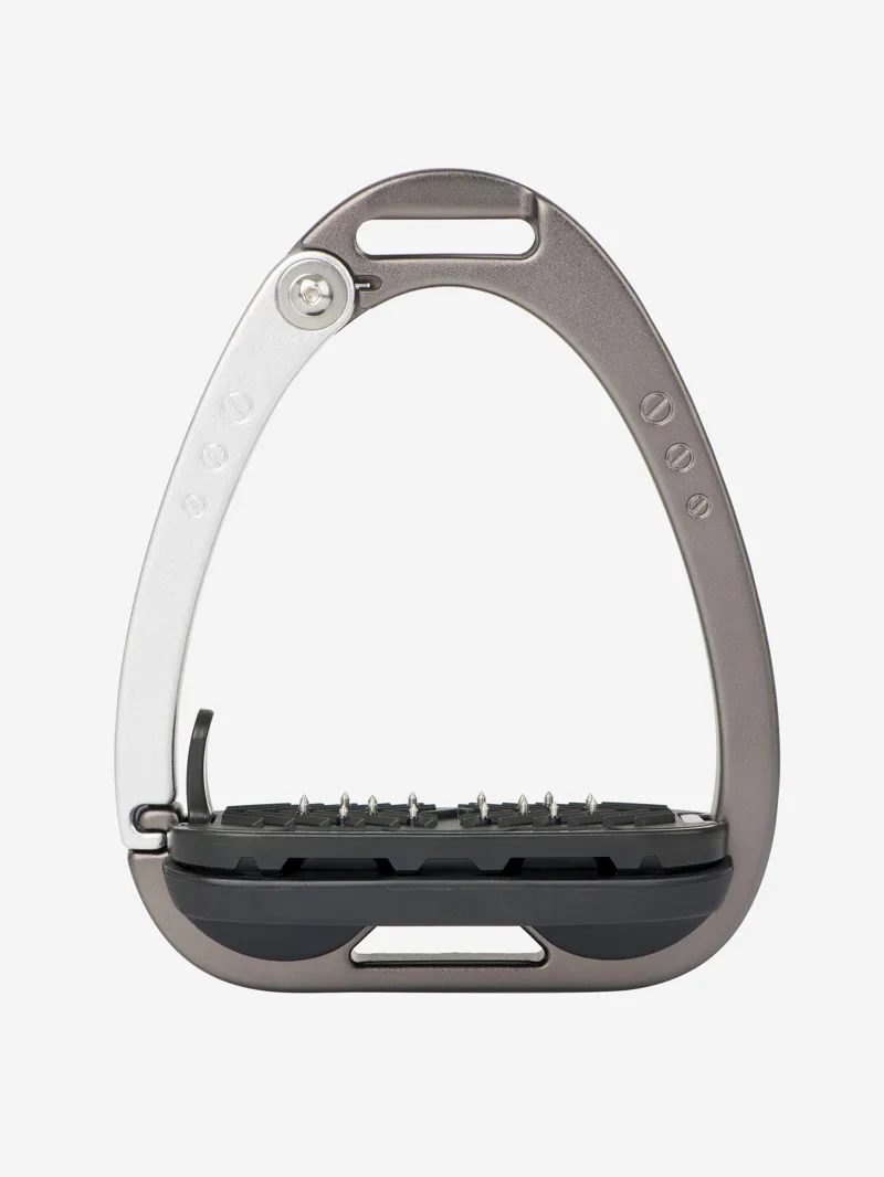 LeMieux Vector Balance Stirrups Carbon/Silver 9 LeMieux Vector Balance Stirrups Carbon/Silver - Image 7